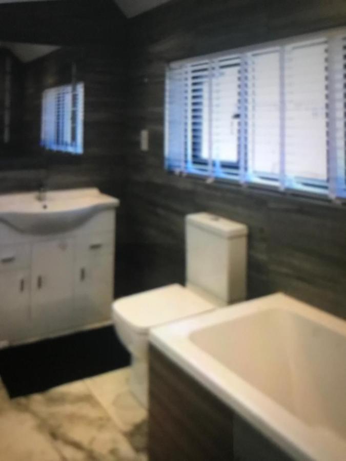 Richmond 4/5 Bed Apartment Twickenham